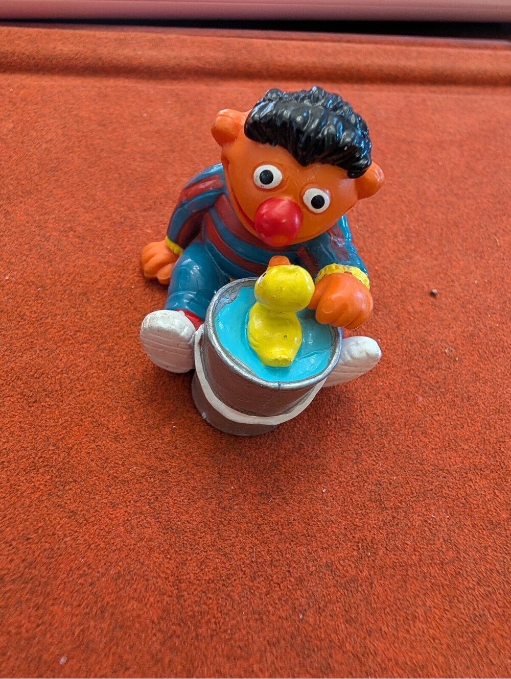 Ernie Sesame Street Applause Hong Kong Character Figure Duck In Bucket Toy